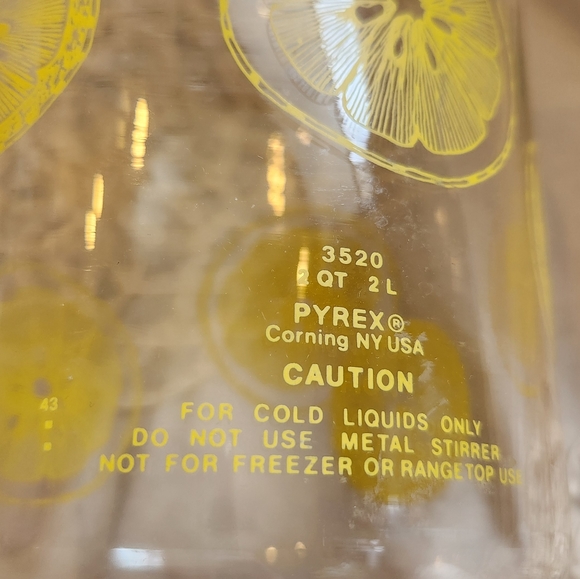 Pyrex Lemonade Pitcher Carafe with Lid - Picture 6 of 8
